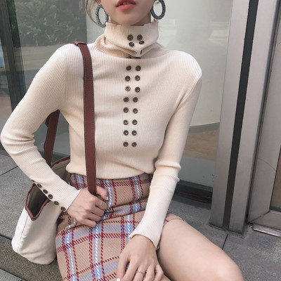 Дамски пуловер с поло яка и декорация копчета - три цвята