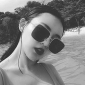 Ochelari de soare moderni de dama in forma patrata