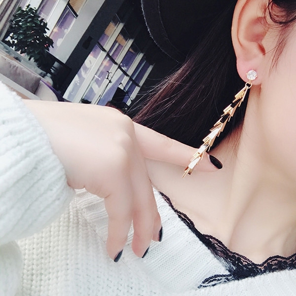 Cercei lungi de dama in doua culori