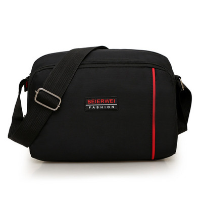 Geanta barbateasca in doua modele in negru