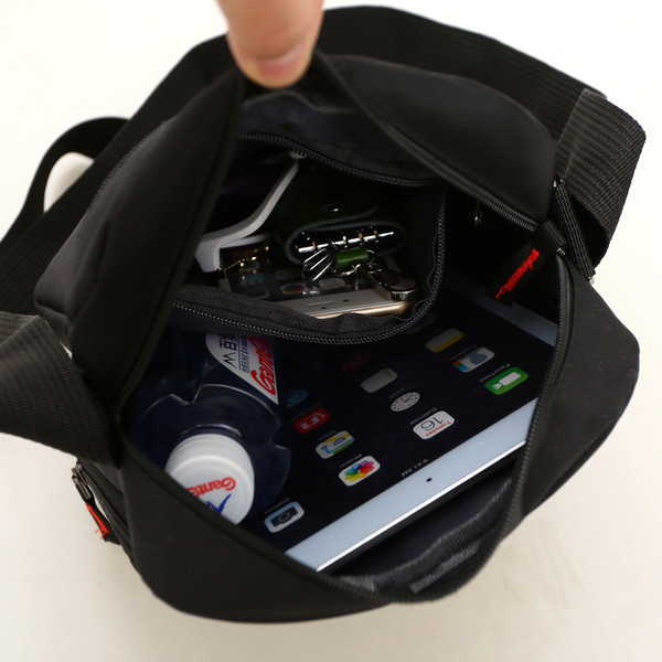 Geanta barbateasca in doua modele in negru