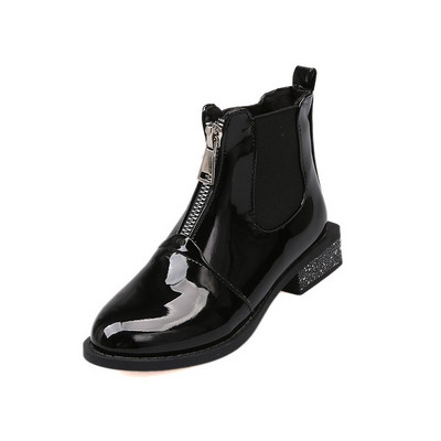 Κομψές γυναικείες  μπότες με μεταλλικό στοιχείο σε δύο σχέδια