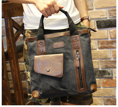 Geanta barbateasca in doua culori cu buzunare exterioare