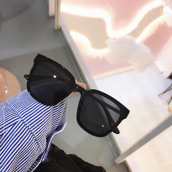 Ochelari de soare eleganti pentru femei in cinci culori