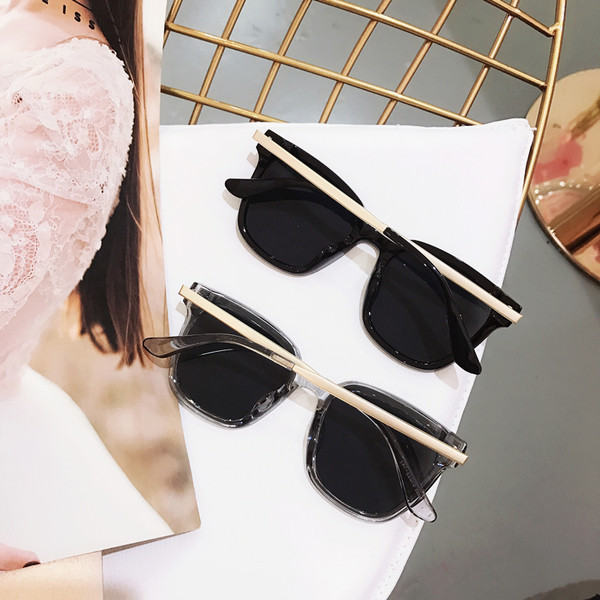 Ochelari de soare eleganti pentru femei in cinci culori