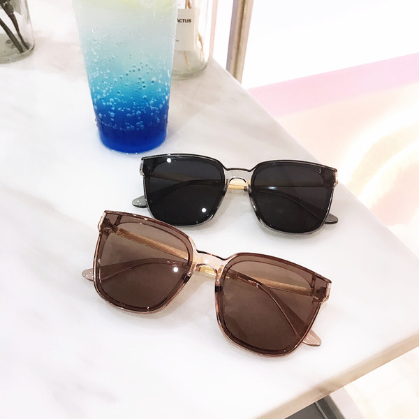 Ochelari de soare eleganti pentru femei in cinci culori