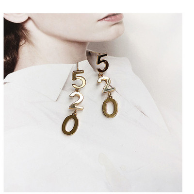 Дамски дълги обеци с цифри