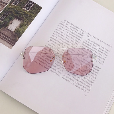 Ochelari actuali de dama in diferite culori