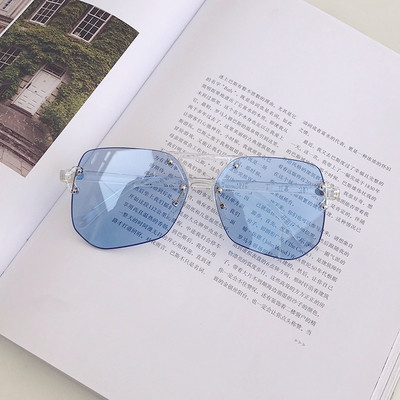 Ochelari actuali de dama in diferite culori