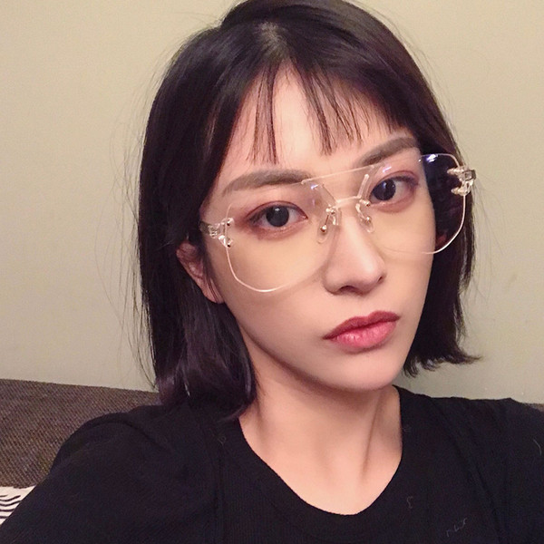 Ochelari actuali de dama in diferite culori