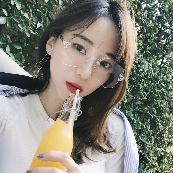 Ochelari actuali de dama in diferite culori