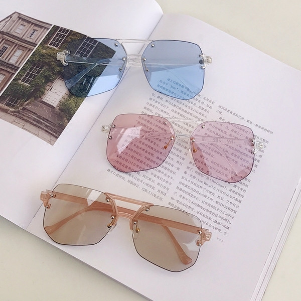 Ochelari actuali de dama in diferite culori