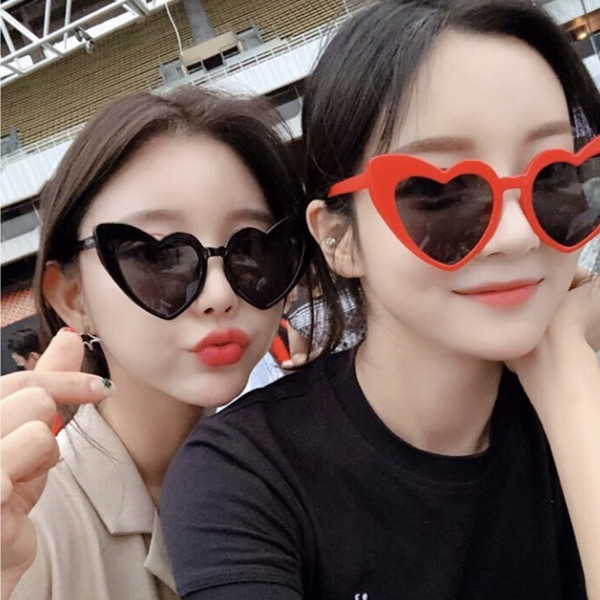 Ochelari de soare retro pentru femei în formă de inimă
