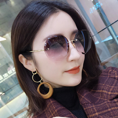 Ochelari de soare pentru femei în cinci culori