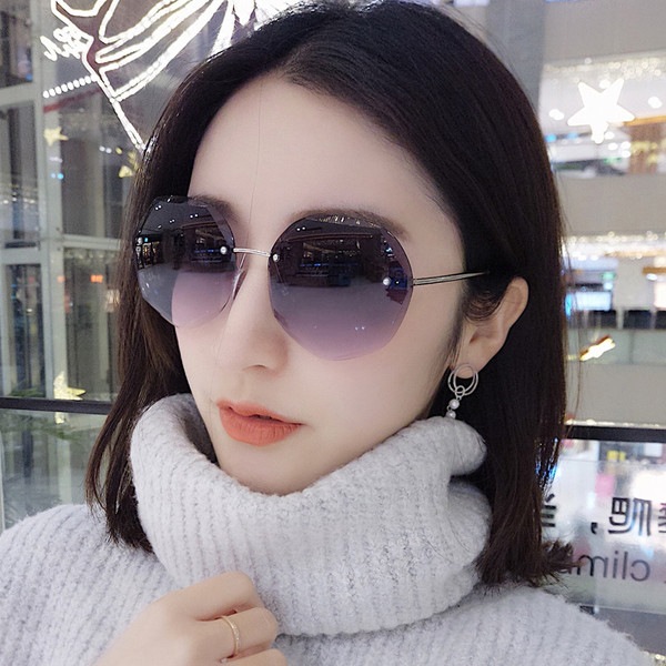 Ochelari de soare pentru femei în cinci culori