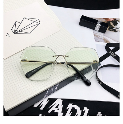 Дамски модерни прозрачни очила в различни цветове