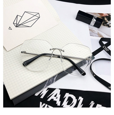 Дамски модерни прозрачни очила в различни цветове