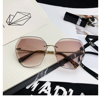 Дамски модерни прозрачни очила в различни цветове