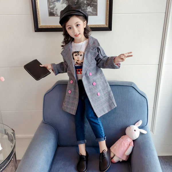 Palton elegant pentru copii pentru o fată cu decolteu în V