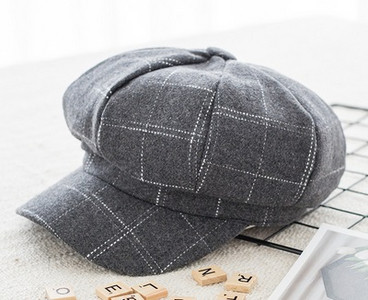 Șapcă modernă de damă în mai multe culori