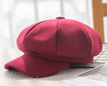 Șapcă modernă de damă în mai multe culori
