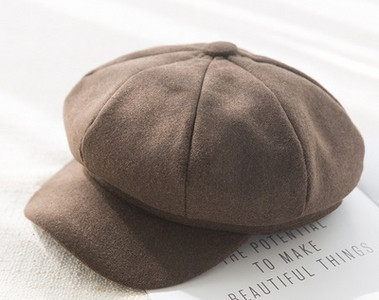 Șapcă modernă de damă în mai multe culori