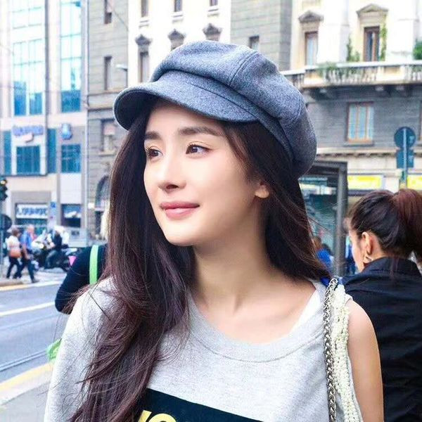 Șapcă modernă de damă în mai multe culori