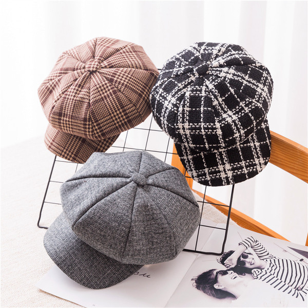 Șapcă modernă de damă în mai multe culori