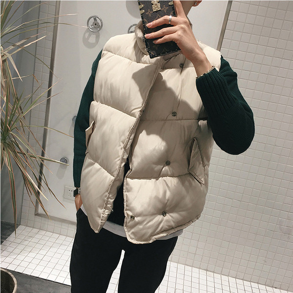 Актуален мъжки елек в няколко цвята 