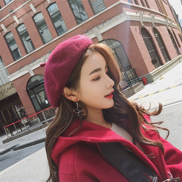 Κομψό γυναικείο καπέλο σε διάφορα χρώματα