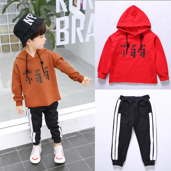 Комплект - тениска в два цвята с качулка и надпис и анцуг 