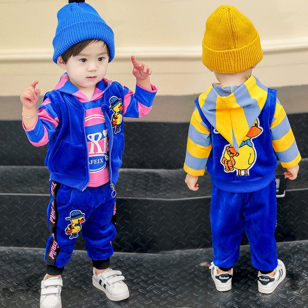 Детски комлект от три части с щампа и надпис