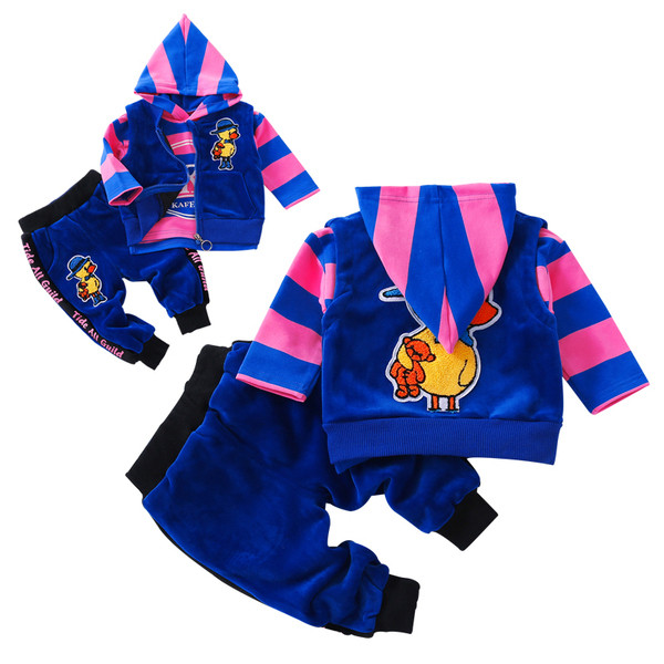 Детски комлект от три части с щампа и надпис