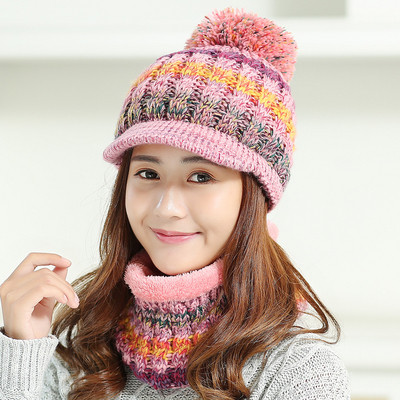 Ежедневна дамска шапка с пух в четири цвята