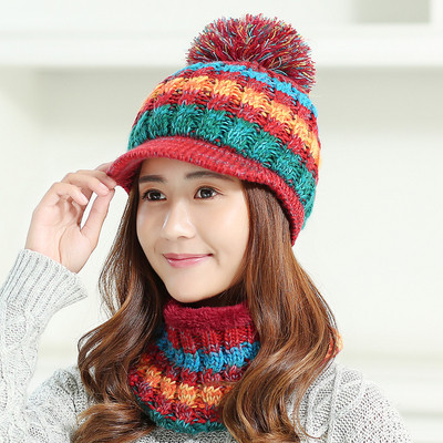 Ежедневна дамска шапка с пух в четири цвята