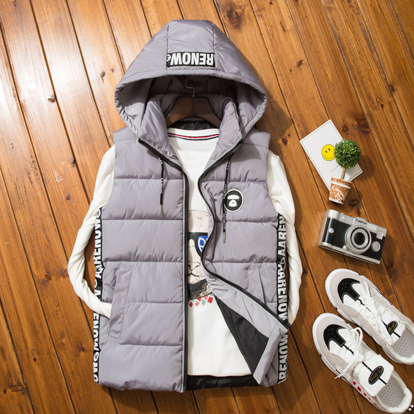 Vestă modernă pentru bărbați cu inscripții în mai multe culori