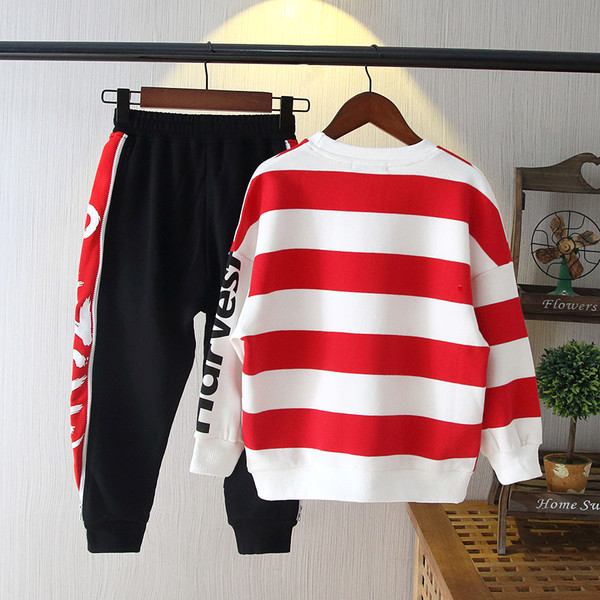 Set pentru copii potrivit pentru fete si baieti