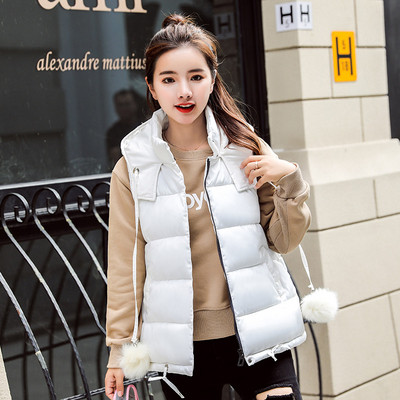 Őszi-téli női mellény rövid modell kapucnival több színben