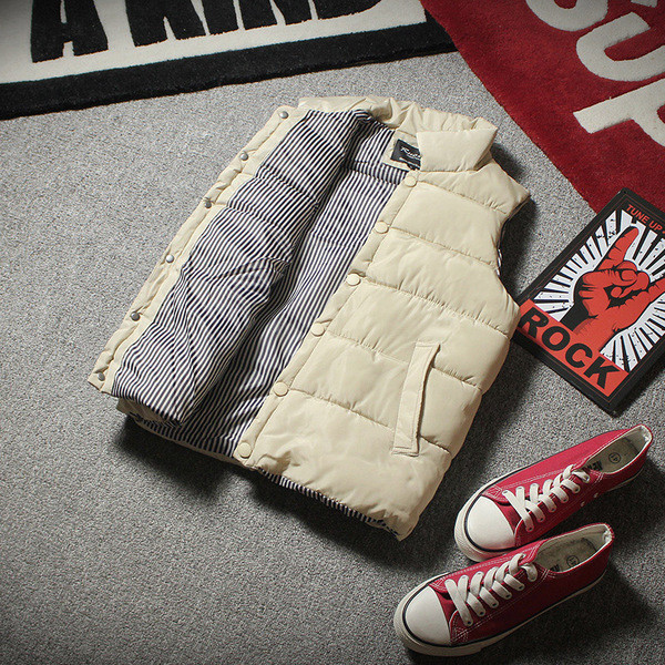 Vesta masculina actuala in cinci culori