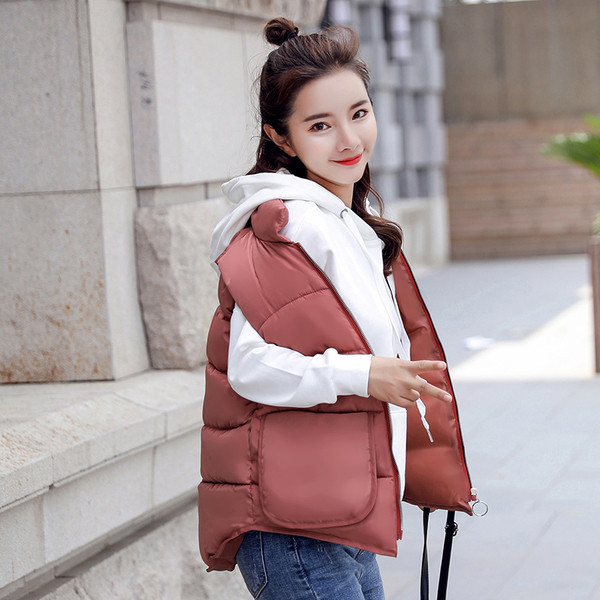 Νέο μοντέλο γυναικείου γιλέκου με τσέπες είναι αρκετά χρώματα