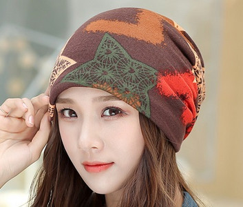 Модерна дамска шапка в пет цвята