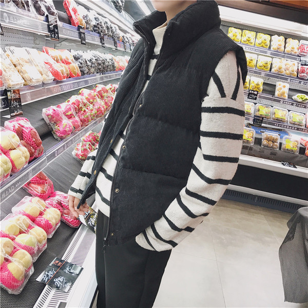 Μοντέρνο ανδρικό γιλέκο  σε δύο χρώματα - γκρι και μαύρο