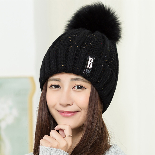 Pălărie groasă de damă confortabilă cu puf în mai multe culori