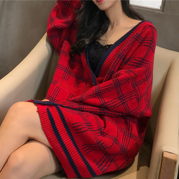 Дамска модерна карирана жилетка в три цвята