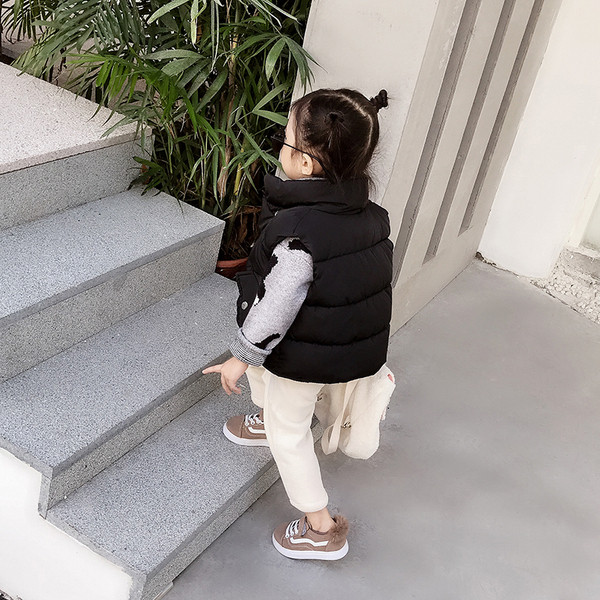 Vesta pentru copii pentru fete cu nasturi metalici in trei culori