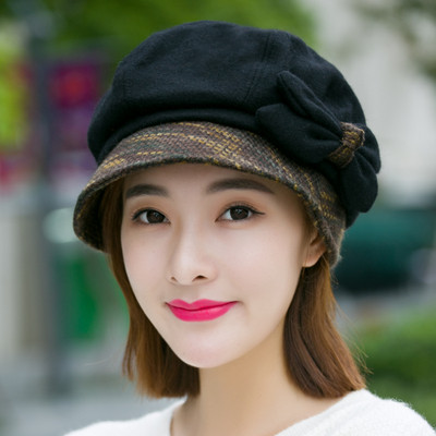 Șapcă modernă pentru femei cu o panglică în patru culori