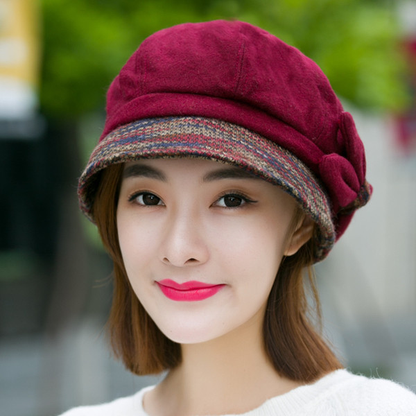 Șapcă modernă pentru femei cu o panglică în patru culori