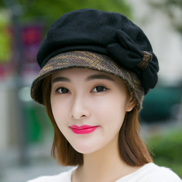 Șapcă modernă pentru femei cu o panglică în patru culori