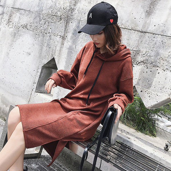 Модерна рокля за бременни жени с дълъг ръкав и качулка 