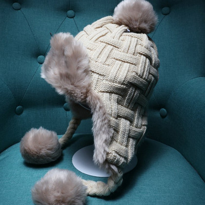 Χειμερινό γυναικείο καπέλο σε πέντε χρώματα